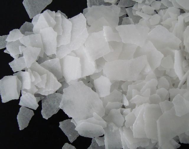 電伴熱帶在提升氫氧化鈉溶解度及融雪劑應(yīng)用中的創(chuàng)新實(shí)踐